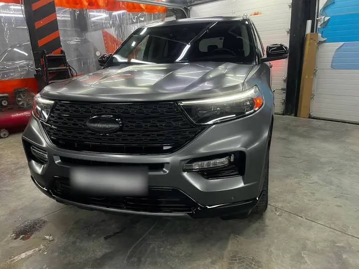 Ford Explorer в матовом сером цвете