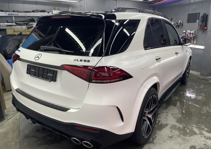 Белый Mercedes-AMG GLE 53
