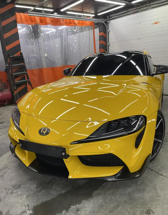 Жёлтая Toyota Supra